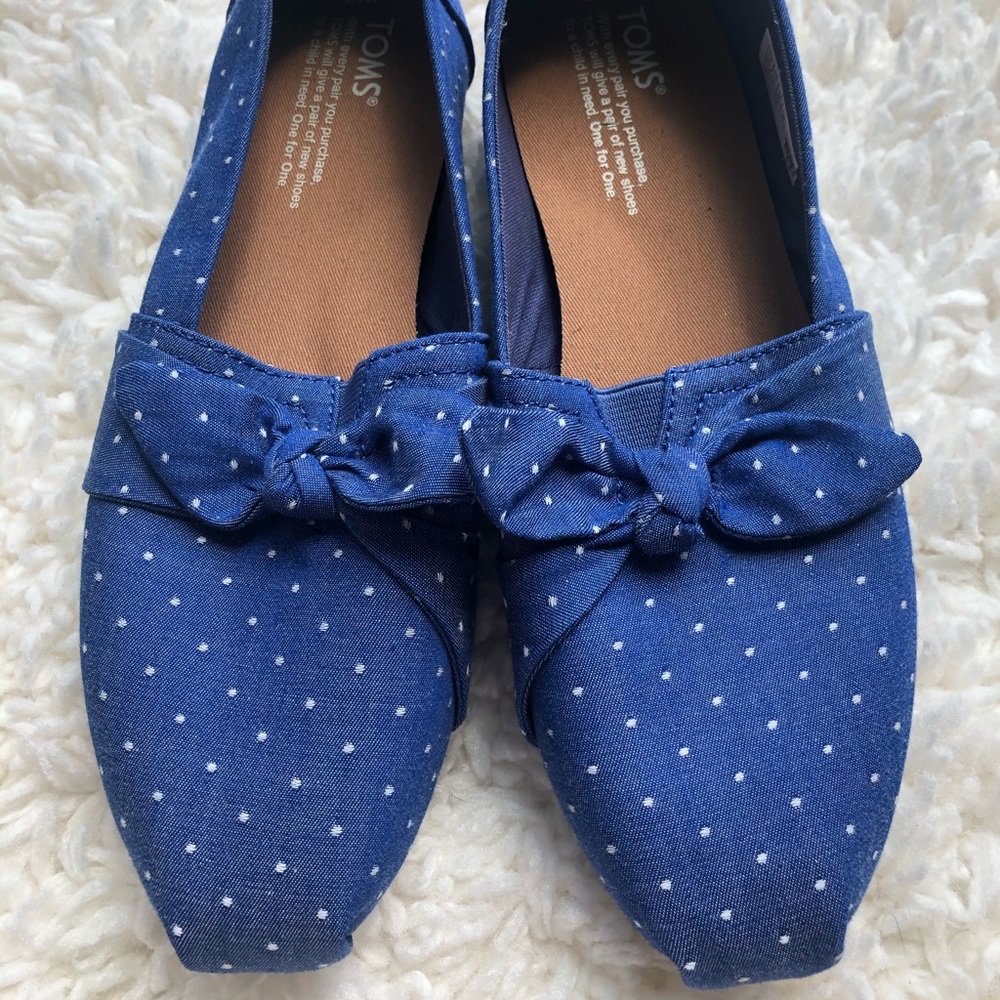 Toms with Bow